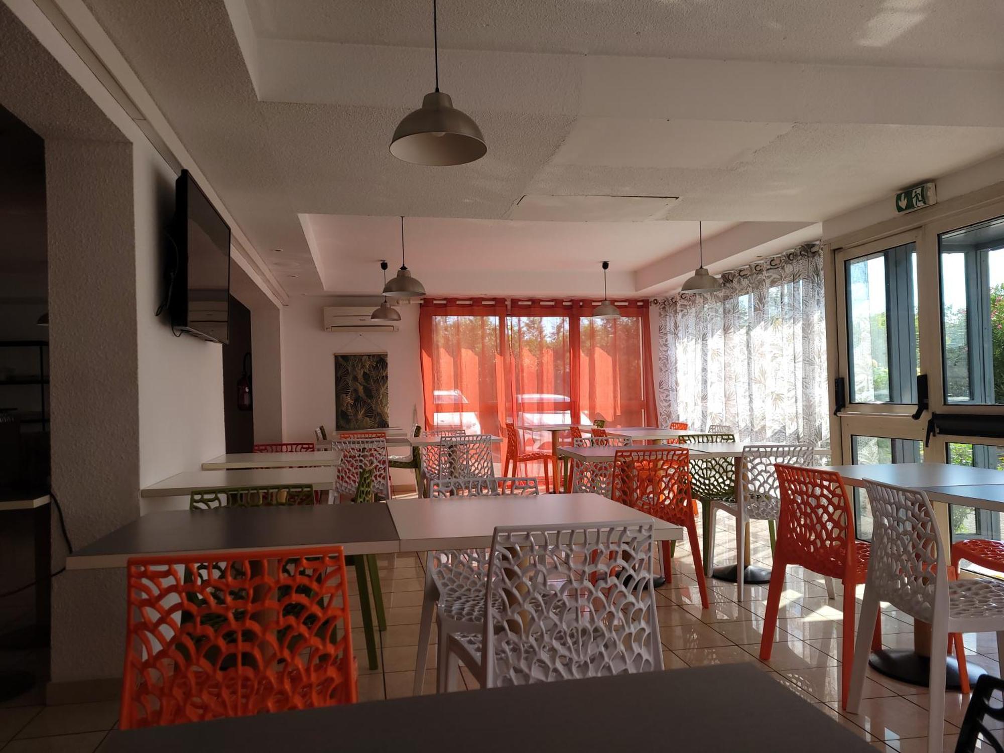Kyriad Hotel 2*