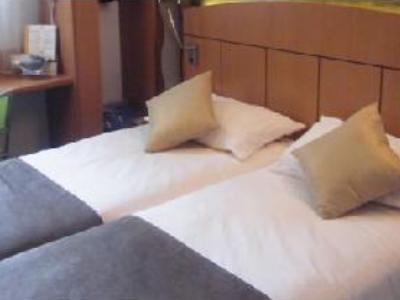 Hotel Kyriad 2*